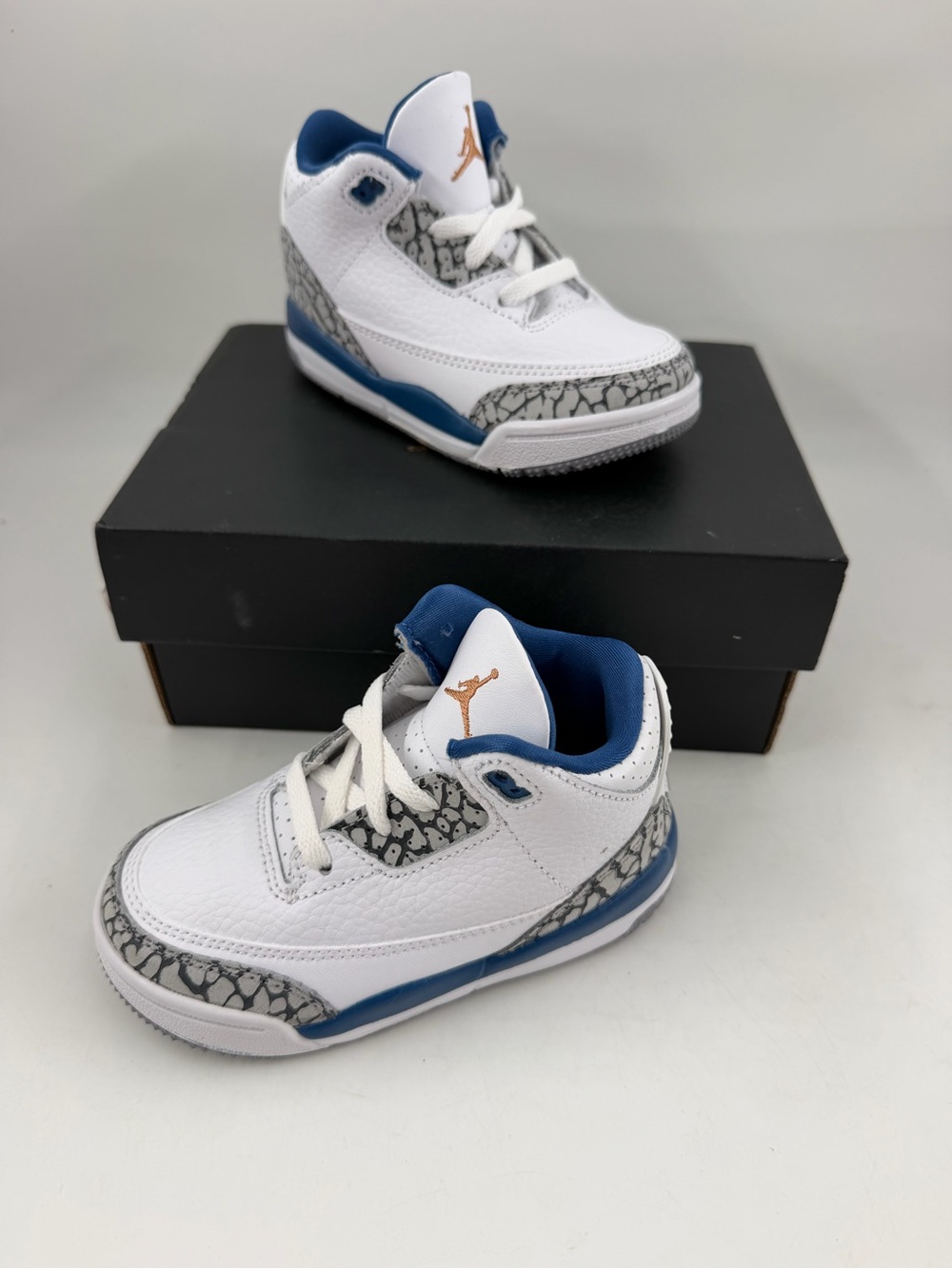 Nike Kids Air Jordan 3 Retro OG-SZ 7C- “True Blue” White Blue Grey Athletic Shoe
